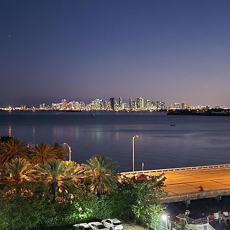 Bayfront Apartment Breathtaking Views- One Bedroom W Balcony- Living Room -Free Parking Miami Beach Bagian luar foto