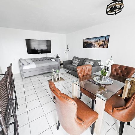 Bayfront Apartment Breathtaking Views- One Bedroom W Balcony- Living Room -Free Parking Miami Beach Bagian luar foto