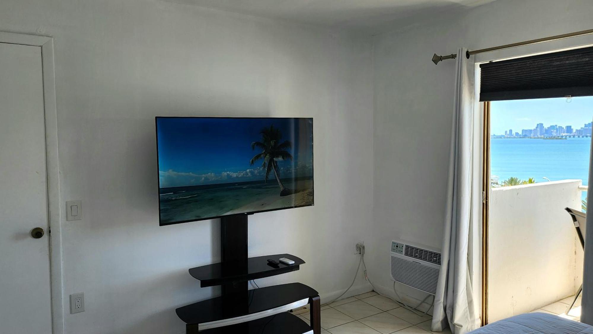 Bayfront Apartment Breathtaking Views- One Bedroom W Balcony- Living Room -Free Parking Miami Beach Bagian luar foto