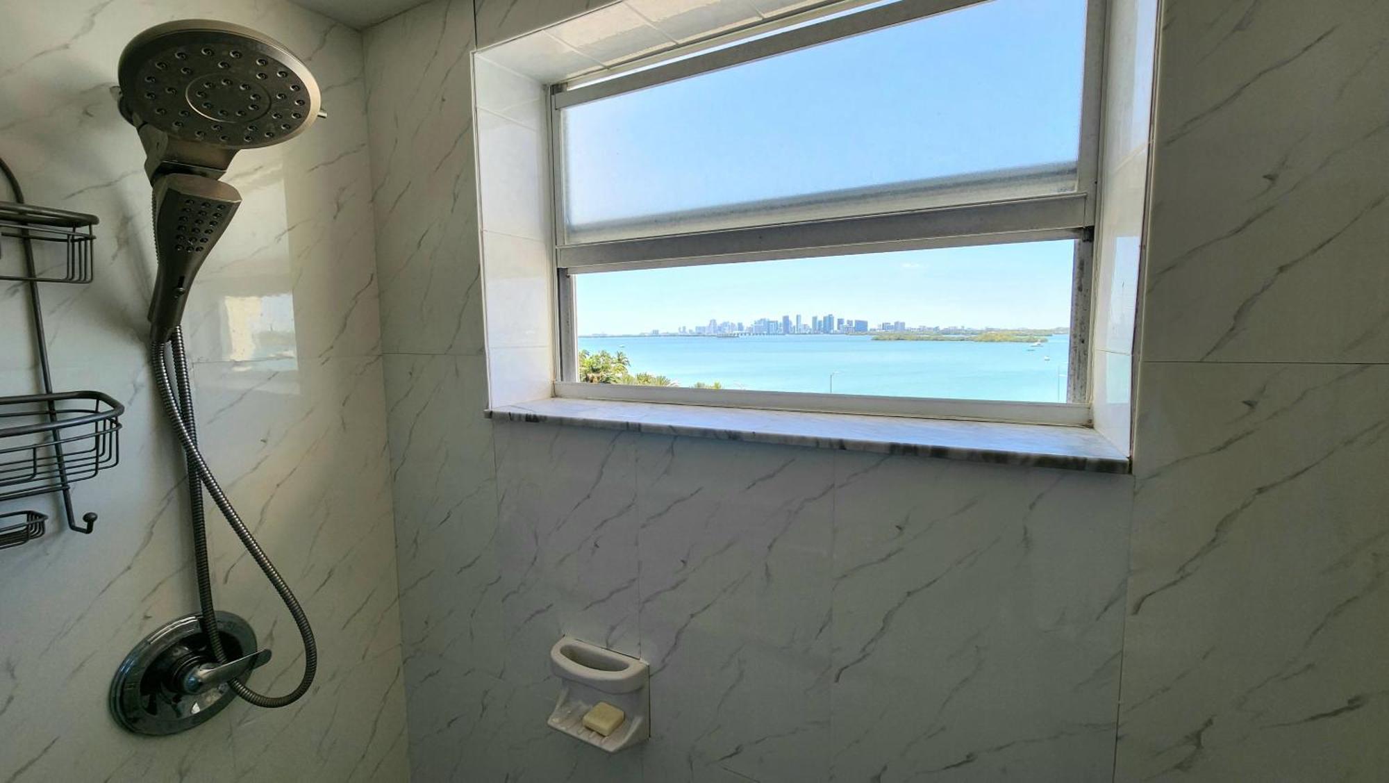 Bayfront Apartment Breathtaking Views- One Bedroom W Balcony- Living Room -Free Parking Miami Beach Bagian luar foto