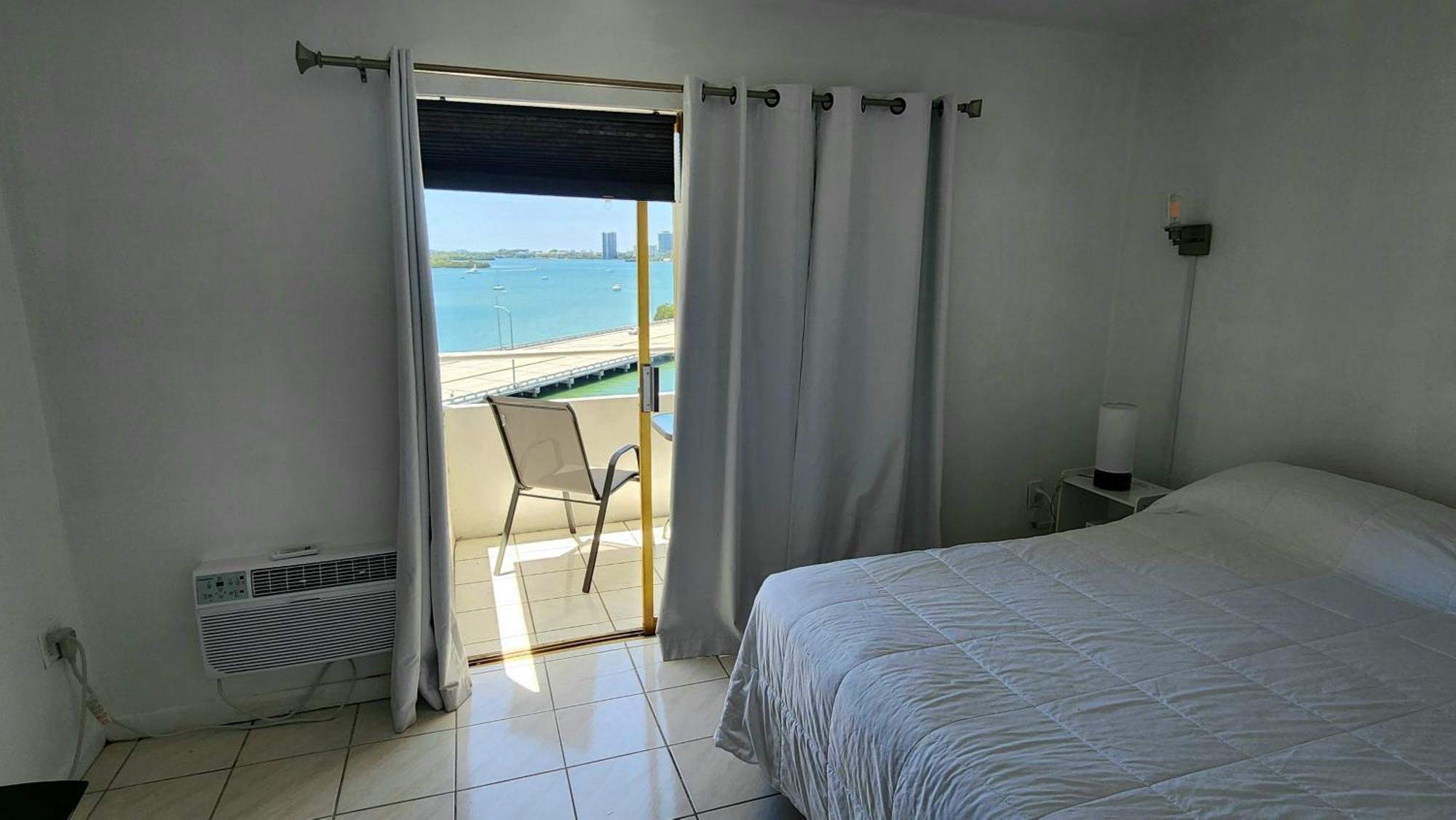 Bayfront Apartment Breathtaking Views- One Bedroom W Balcony- Living Room -Free Parking Miami Beach Bagian luar foto