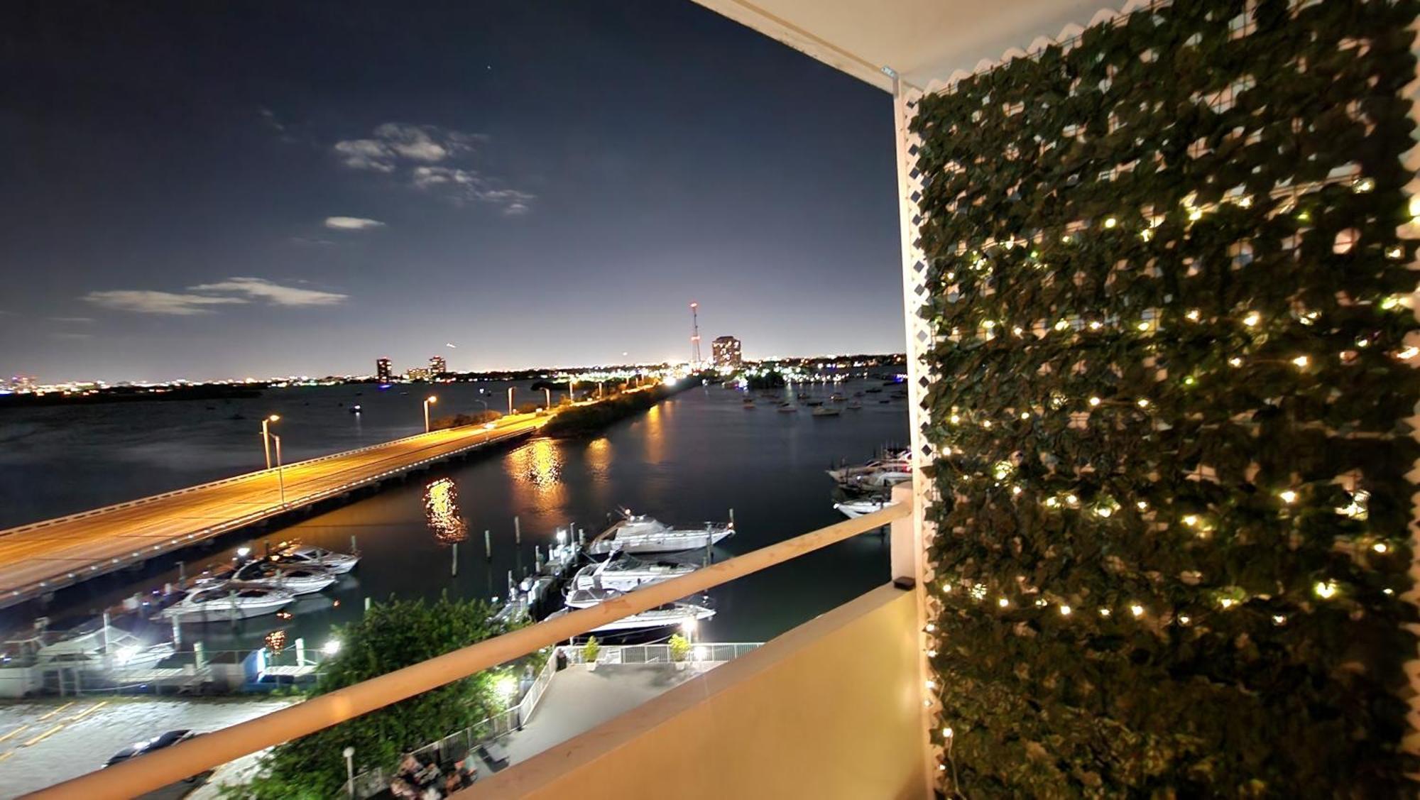Bayfront Apartment Breathtaking Views- One Bedroom W Balcony- Living Room -Free Parking Miami Beach Bagian luar foto