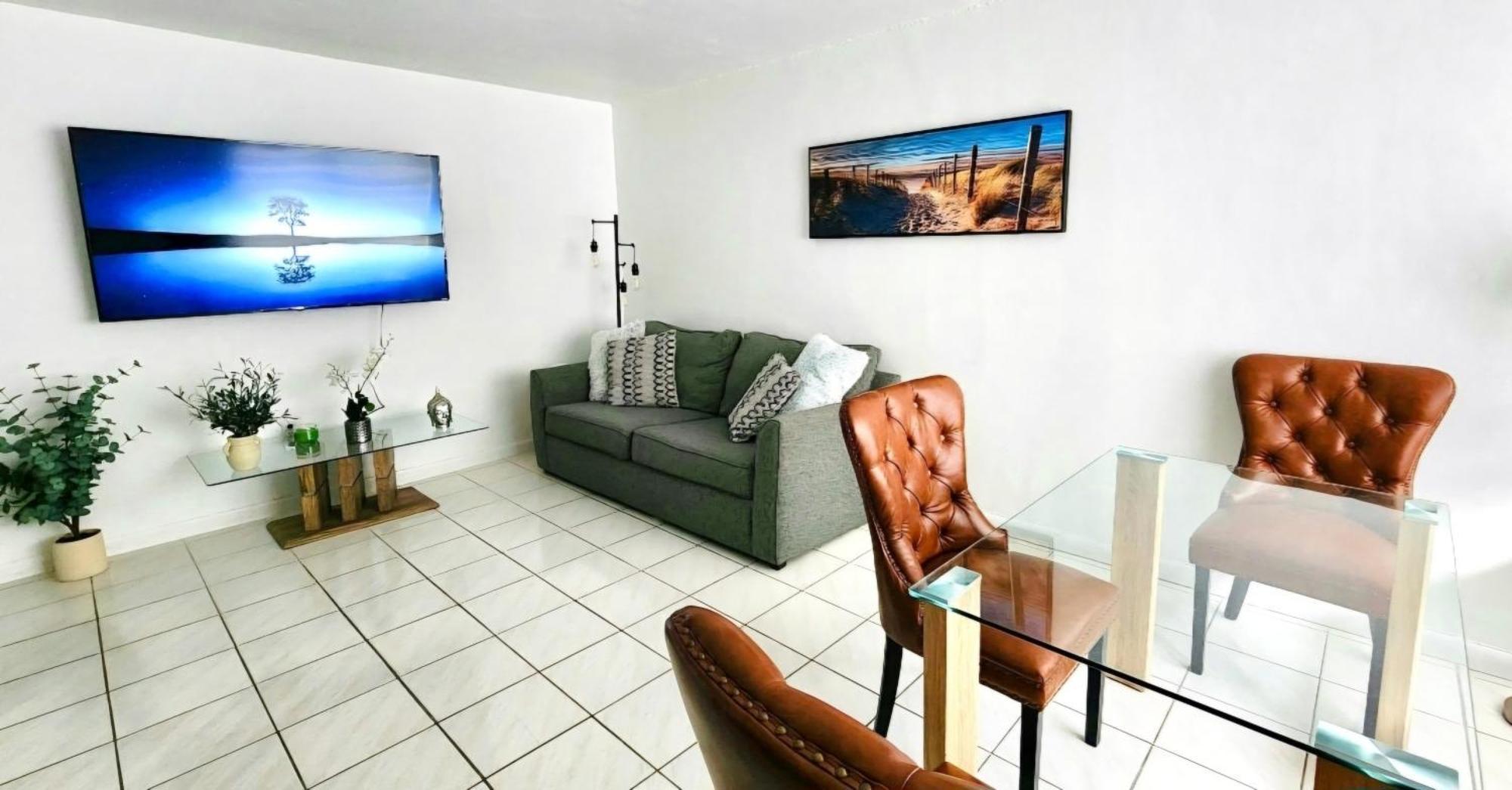 Bayfront Apartment Breathtaking Views- One Bedroom W Balcony- Living Room -Free Parking Miami Beach Ruang foto
